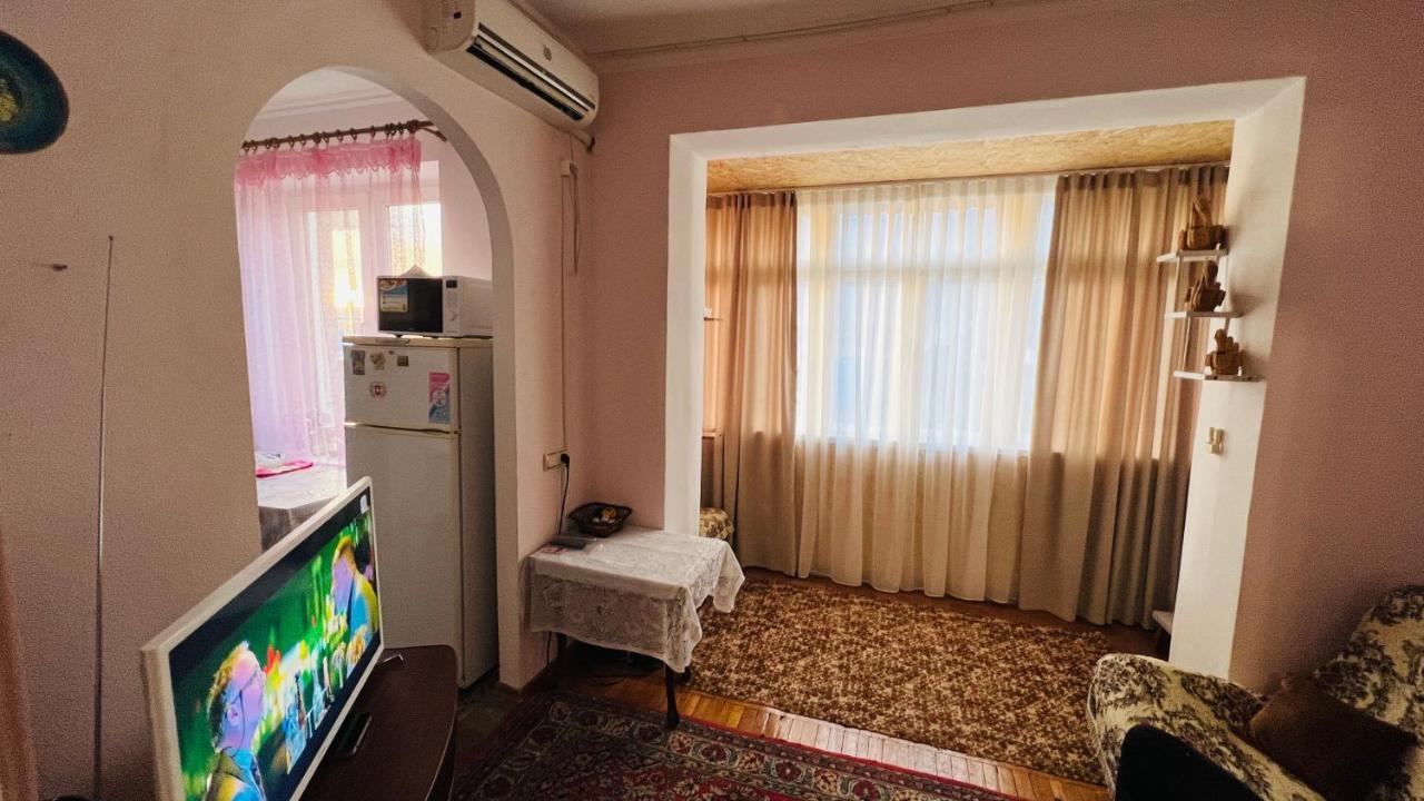 Flat Near The Sea Apartment Gagra Bagian luar foto